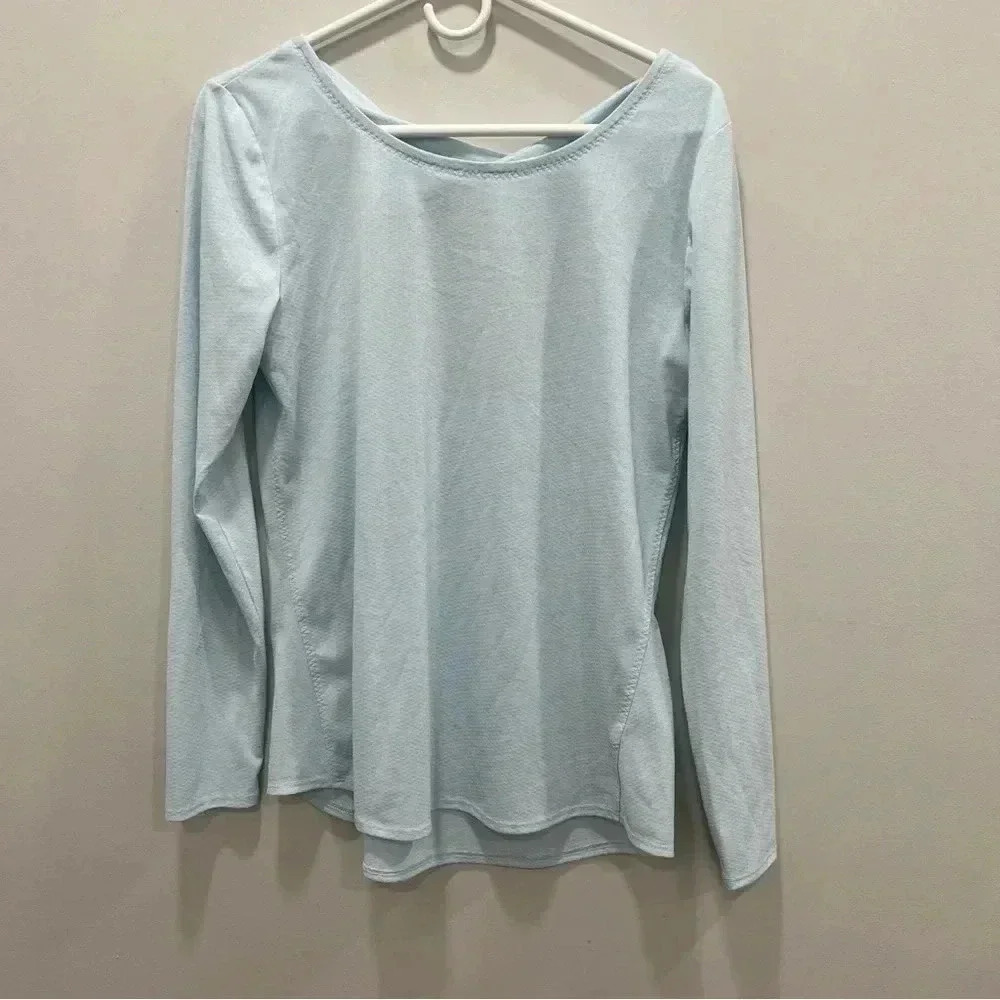 Athleta Open-back Light Blue Long-Sleeve Top size s‎